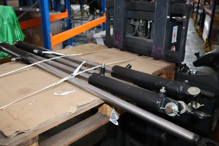 Konvolut Hydraulikzylinder